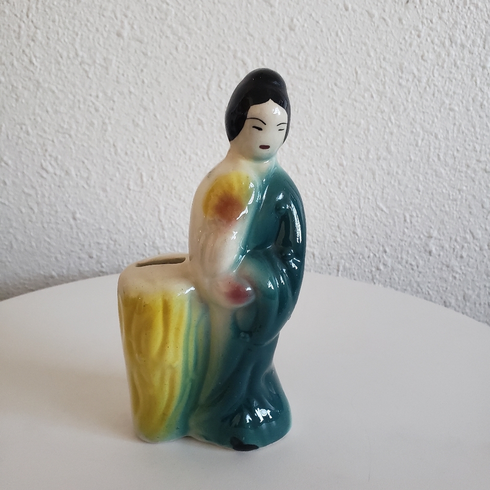 MC Vintage Ceramic Asian Women With Fan Pin Container Stand ? 6.5" Tall
